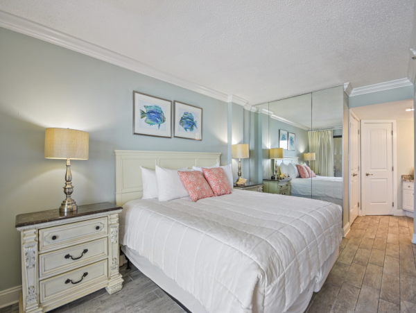 Vacation Condo in Destin Sleeps 9 Guests